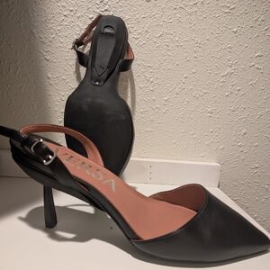 VICE VERSA Sz 8 Everyday Heels Black Leather Heels converts to Flats Orig$365